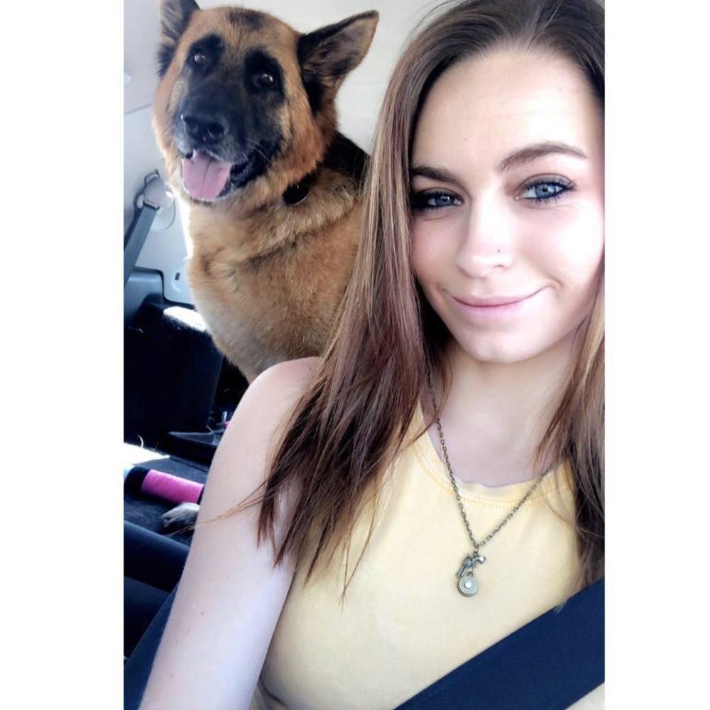 Meet your Posher, Tia